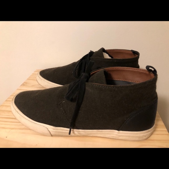 Mid-top sneaker in dark olive - Picture 2 of 7